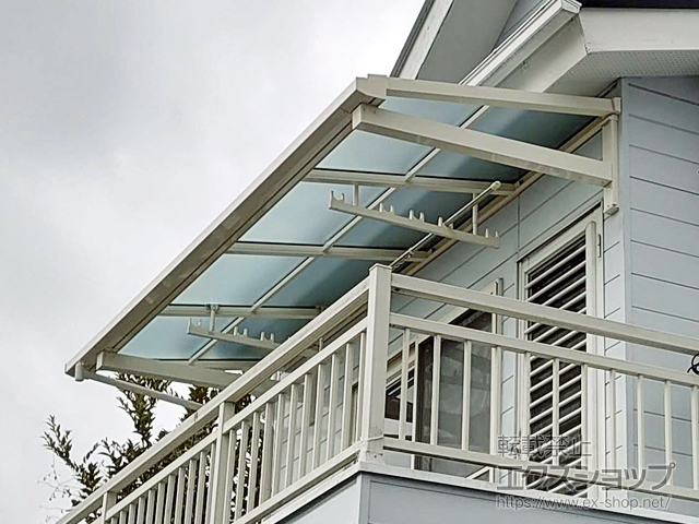 埼玉県さいたま市ののバルコニー・ベランダ屋根 ソラリア F型 ルーフタイプ 単体積雪〜20cm対応 施工例