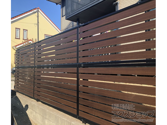 大分県大分市ののフェンス・柵 モクアルフェンス 横板タイプ 2段支柱 自立建て用 施工例