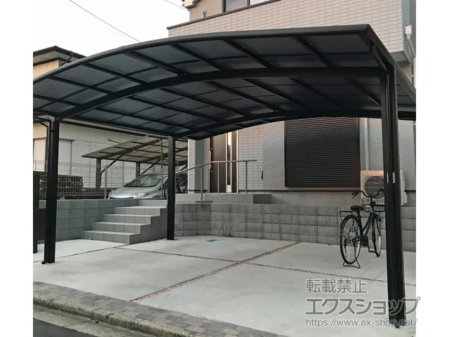 千葉県成田市のLIXIL(リクシル)のカーポート ネスカR (ラウンドスタイル) ワイド 積雪～20cm対応 施工例