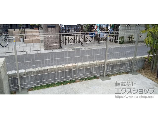 埼玉県草加市ののフェンス・柵 イーネットフェンス 2F型 自由柱施工 施工例