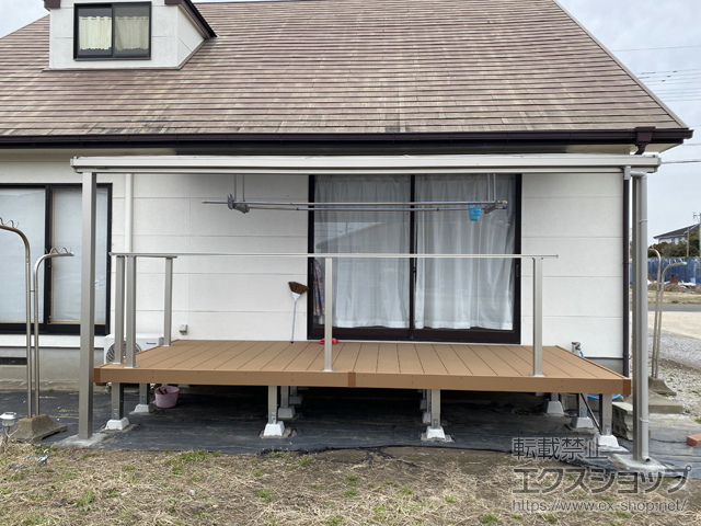 宮崎県宮崎市ののウッドデッキ リウッドデッキ 200＋ルシアスデッキフェンスB01型 笠木のみタイプ 施工例