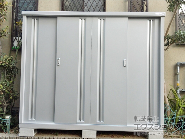 大阪府豊中市のの物置・屋外倉庫 シンプリー 一般型 1940×615×1603（棚無し仕様） MJX-196D-FS 施工例