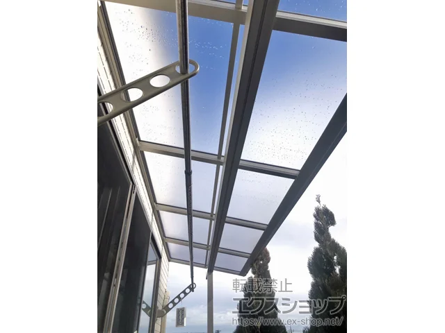 東京都中野区のYKKAPのバルコニー・ベランダ屋根 ソラリア F型 屋根タイプ 単体 積雪～20cm対応 施工例