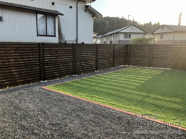 岩手県一関市のValue Selectのフェンス・柵・塀 モクアルフェンス 横板タイプ 2段支柱 自立建て用 施工例