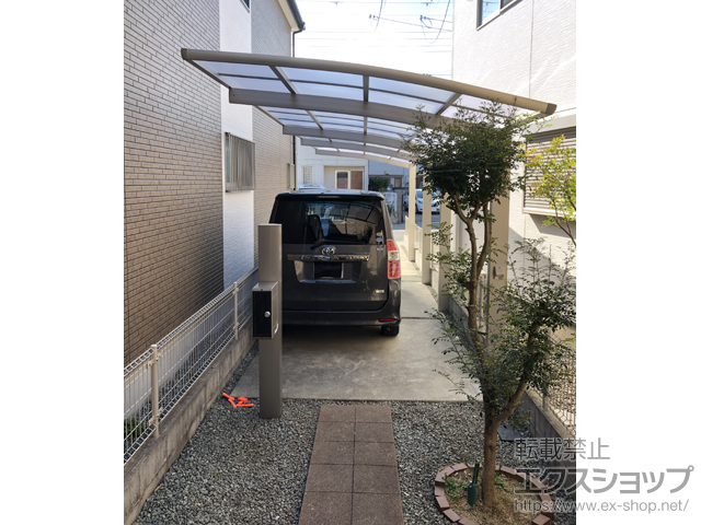 兵庫県尼崎市ののカーポート レイナポートグラン 縦連棟　積雪〜20cm対応 施工例