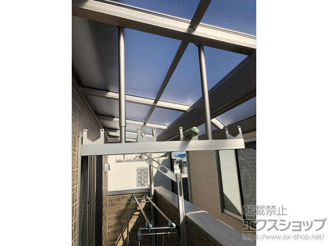兵庫県尼崎市ののバルコニー・ベランダ屋根 ソラリア R型 屋根タイプ 単体 積雪〜20cm対応 施工例