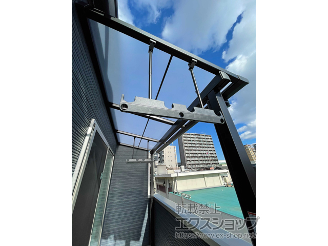 大阪府大阪市ののバルコニー・ベランダ屋根 スピーネ F型 屋根タイプ 単体 積雪〜20cm対応 施工例