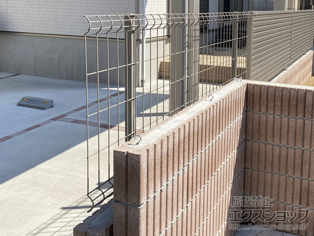 埼玉県加須市ののフェンス・柵 イーネットフェンス 3F型 自由柱施工 施工例