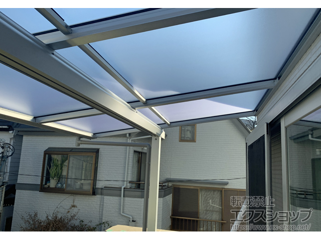 東京都目黒区ののバルコニー・ベランダ屋根 ソラリア F型 屋根タイプ 単体 積雪〜20cm対応 施工例