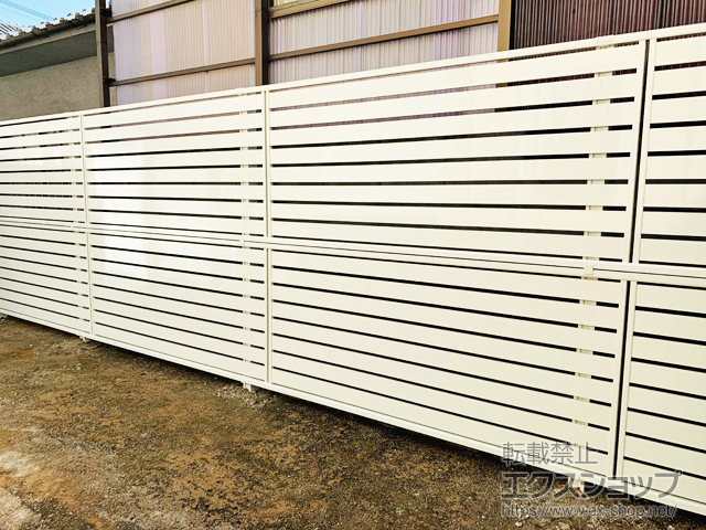 広島県福山市ののフェンス・柵 シンプレオフェンスSY1型 横半目隠し 2段支柱 自立建て用 施工例