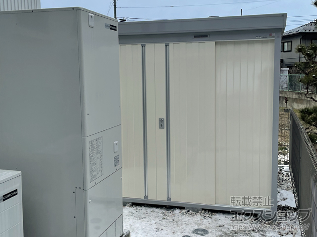 長野県千曲市のの物置・屋外倉庫 ネクスタ 一般型 2630×1790×2075（NXN-50S） NXN-50S-FW 施工例