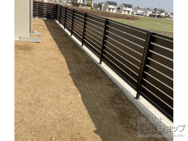 香川県高松市ののフェンス・柵 モクアルフェンス 横板タイプ 自由柱施工 施工例