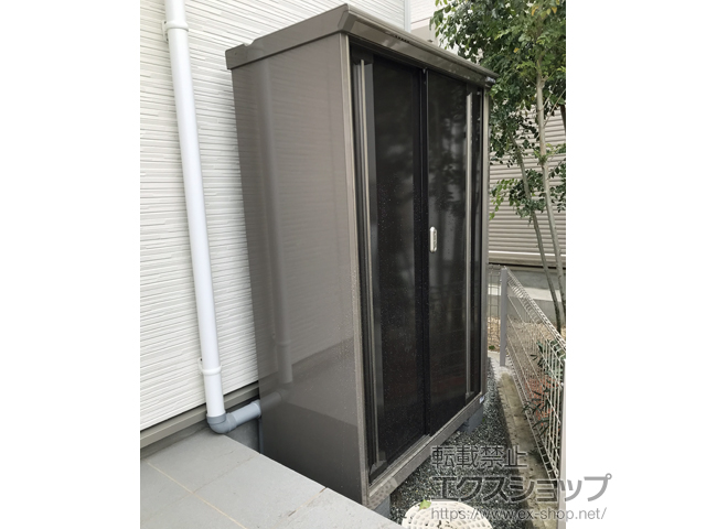 神奈川県茅ヶ崎市のの物置・屋外倉庫 ナイソーシスター　1100×480×1603（KMW-115D-P） KMW-115D-P-CB 施工例