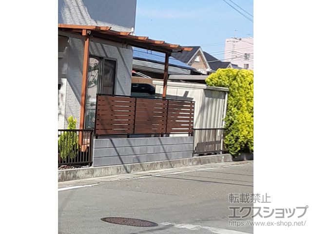 山梨県甲府市ののオーニング・日よけ モクアルフェンス 横板タイプ 自由柱施工 施工例