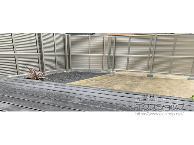 佐賀県嬉野市ののフェンス・柵 シンプレオフェンス13型 目隠しルーバー 2段支柱 自立建て用(パネル2段) 施工例