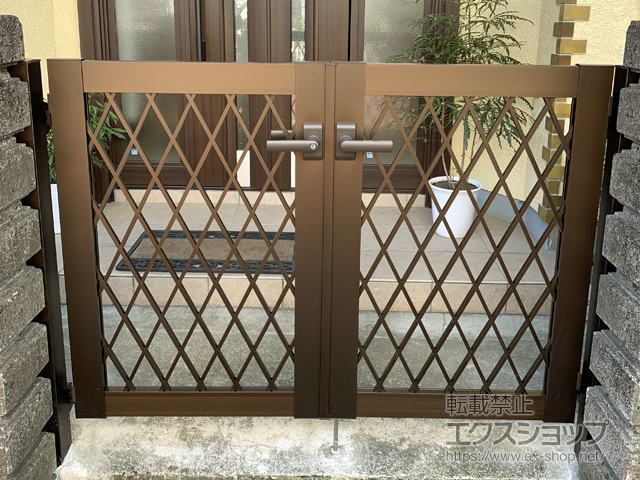神奈川県川崎市のの門扉 シンプレオ門扉8型 ラチス格子 両開き 門柱使用 施工例