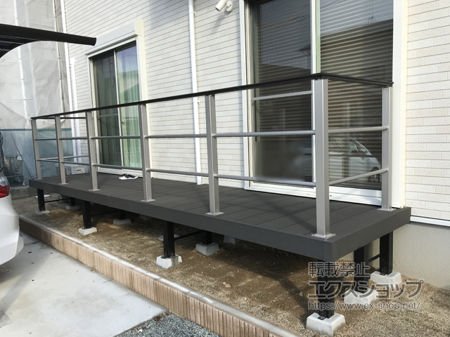 熊本県荒尾市ののウッドデッキ リウッドデッキ 200＋ルシアスデッキフェンスB03型 施工例