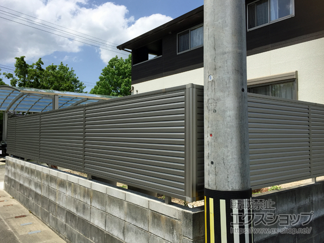 福岡県朝倉市ののフェンス・柵 ミエーネフェンス 目隠しルーバータイプ　自由柱施工 施工例