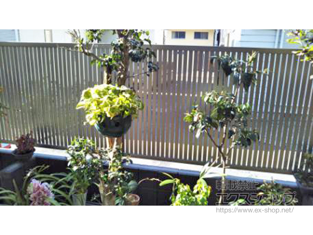 東京都世田谷区のの機能門柱・ポスト、門扉、フェンス・柵 ライシスフェンス 4型 太たて桟 フリーポールタイプ 施工例