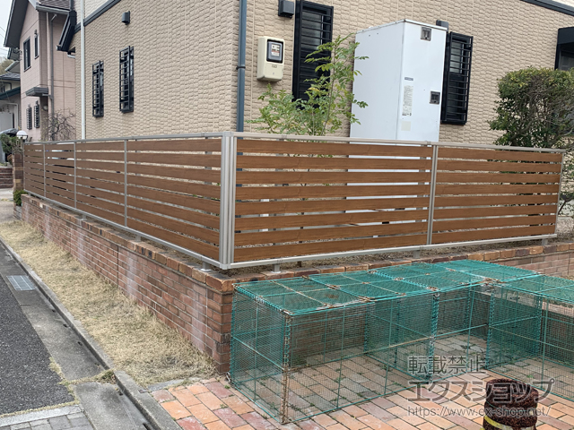 福岡県北九州市ののフェンス・柵 ルシアスフェンスF04型 横板 木目カラー　自由柱施工 施工例