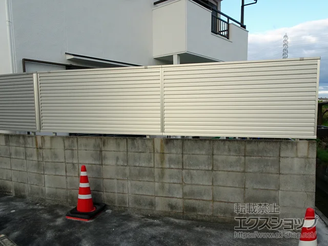 兵庫県加古川市のValue Selectのフェンス・柵・塀 ミエーネフェンス 目隠しルーバータイプ 自由柱施工 施工例