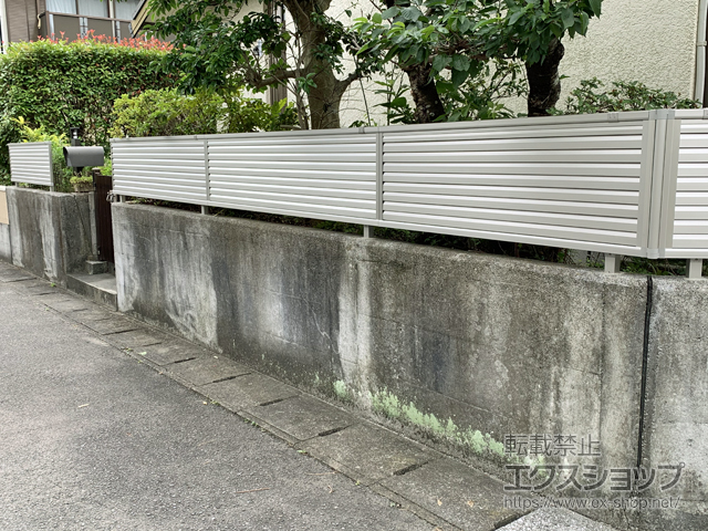 大分県津久見市ののフェンス・柵 ミエーネフェンス 目隠しルーバータイプ 自由柱施工 施工例