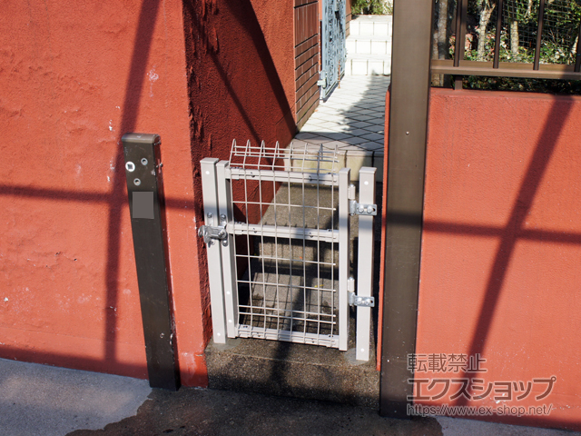 大阪府河内長野市のの門扉 メッシュフェンスG10 門扉 片開き 柱使用 施工例