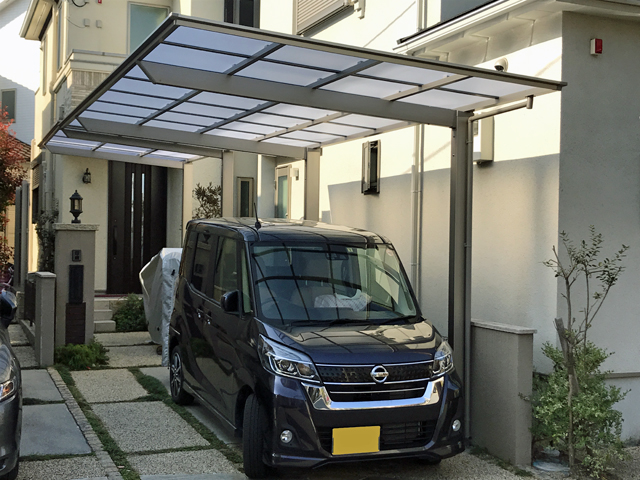 大阪府高槻市ののカーポート フーゴF (フラットスタイル) 積雪〜20cm対応 施工例