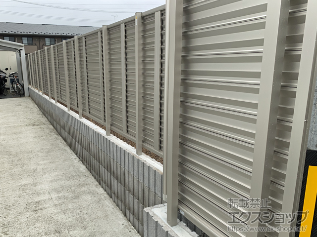 宮城県多賀城市ののフェンス・柵 シンプレオフェンス13型 ルーバー 自由柱施工 施工例