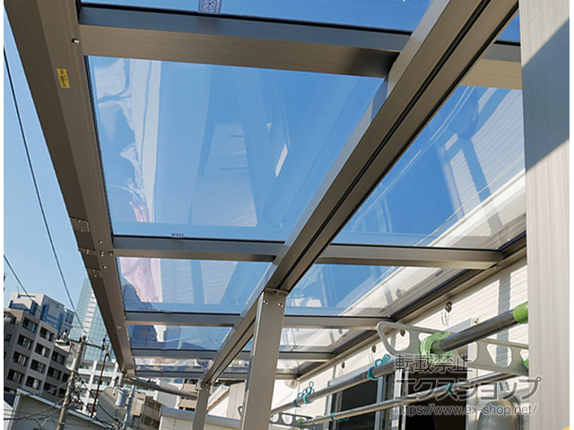 東京都品川区ののバルコニー・ベランダ屋根 スピーネ F型 屋根タイプ 連棟 積雪〜20cm対応 施工例