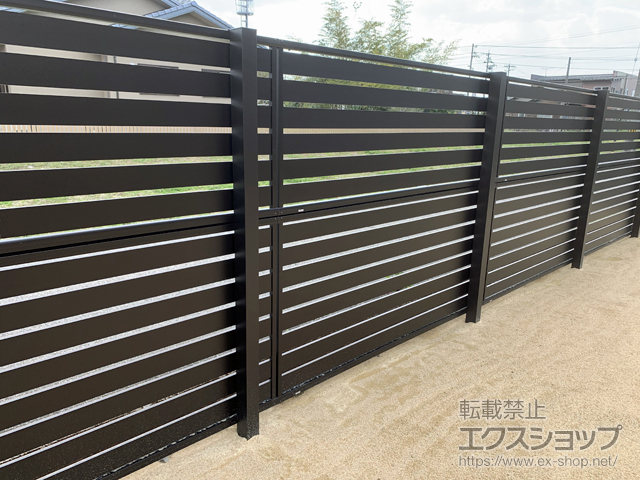 富山県富山市のの物置・屋外倉庫 モクアルフェンス 横板タイプ 2段支柱 自立建て用（パネル2段） 施工例