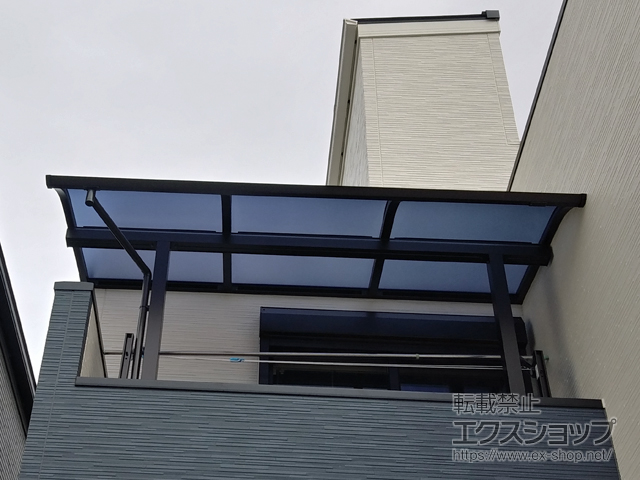 大阪府大阪市ののバルコニー・ベランダ屋根 ソラリア R型 屋根タイプ 単体 積雪〜20cm対応 施工例