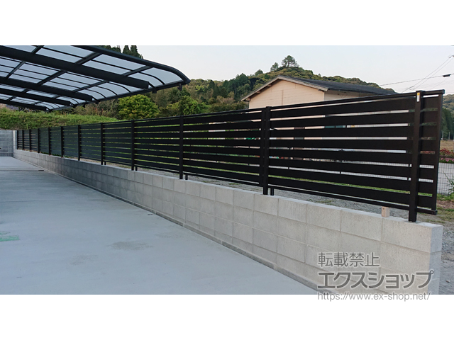 鹿児島県日置市ののフェンス・柵 モクアルフェンス 横板タイプ 自由柱施工 施工例