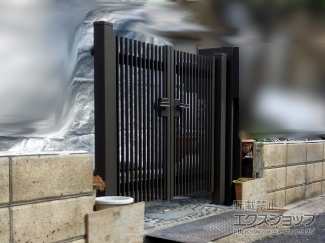 奈良県北葛城郡上牧町のの門扉 ハイ千峰 両開き 柱使用 施工例