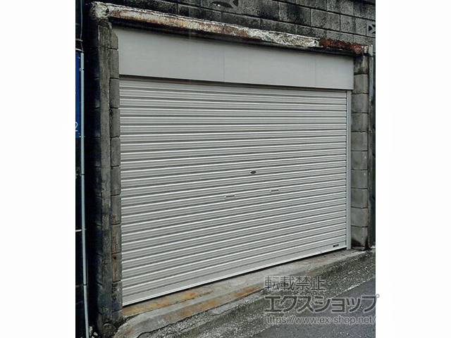 神奈川県横須賀市ののガレージシャッター プラテアII スチールタイプ 手動式 施工例