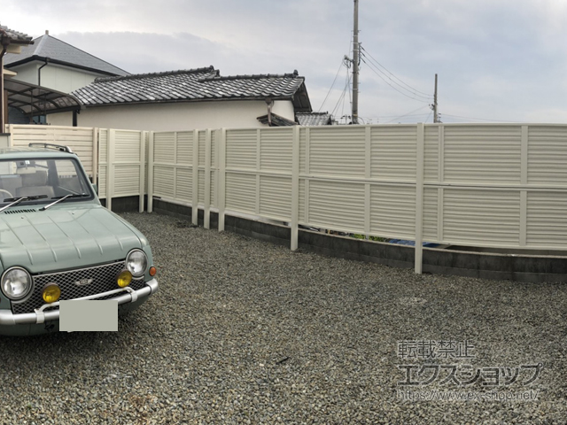 大阪府阪南市ののフェンス・柵 ミエーネフェンス 目隠しルーバータイプ 2段支柱 自立建て用（パネル2段） 施工例