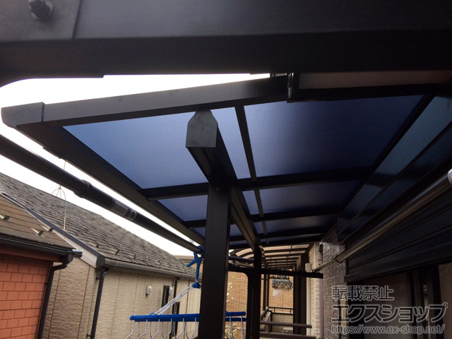 東京都東大和市ののバルコニー・ベランダ屋根 ソラリア F型 屋根タイプ 単体 積雪〜20cm対応 施工例
