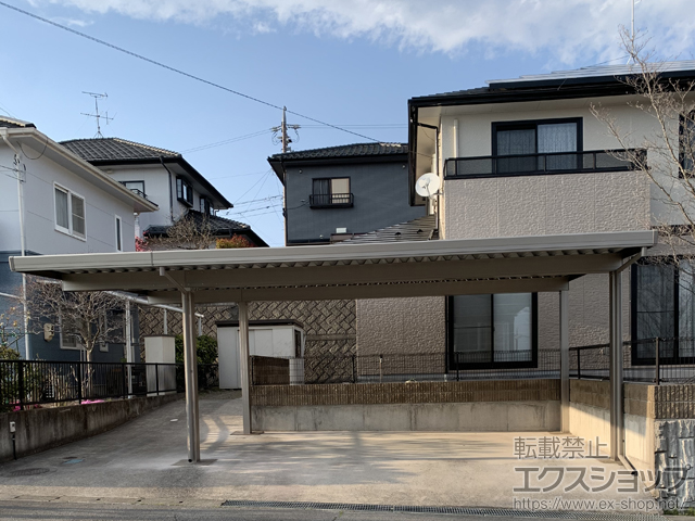 長野県東御市のLIXIL リクシル（トステム）のカーポート テリオスポートIII 3000 2台用 間口延長 角柱4本柱 積雪〜100cm対応 施工例