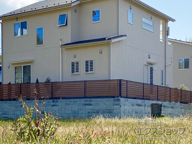 広島県広島市ののフェンス・柵 モクアルフェンス 横板タイプ 自由柱施工 施工例