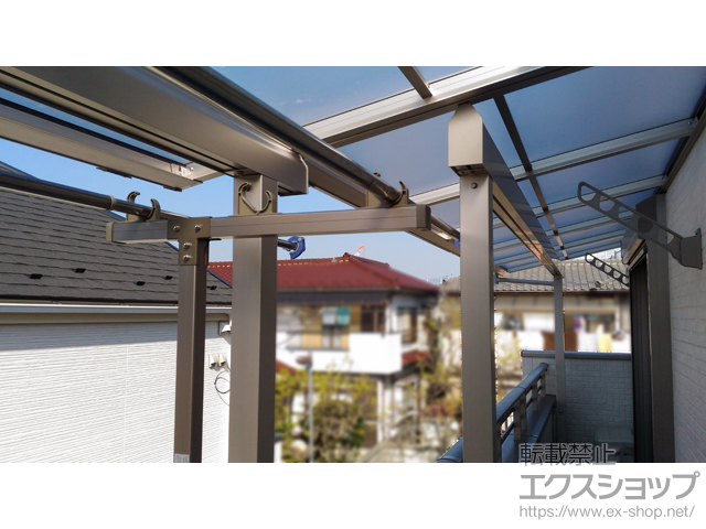 東京都練馬区ののバルコニー・ベランダ屋根 ソラリア F型 屋根タイプ 単体 積雪〜20cm対応 施工例