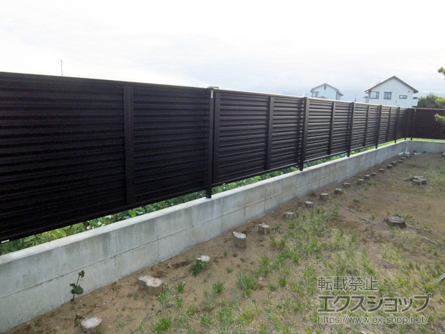 神奈川県高座郡寒川町ののフェンス・柵 ミエーネフェンス 目隠しルーバータイプ 自由柱施工 施工例