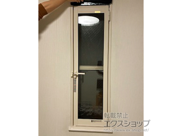 東京都世田谷区のの二重窓（内窓） インプラス ダストバリア仕様 開き窓 外観左吊元 施工例