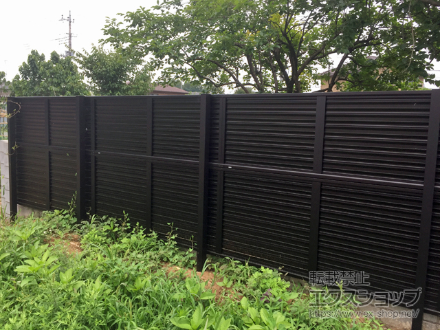 ののフェンス・柵 ミエーネフェンス 目隠しルーバータイプ 2段支柱 自立建て用 施工例
