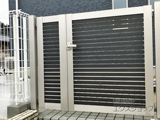 福島県須賀川市ののフェンス・柵 ルシアス門扉CS04型 横格子 親子開き 複合カラー 門柱仕様 施工例