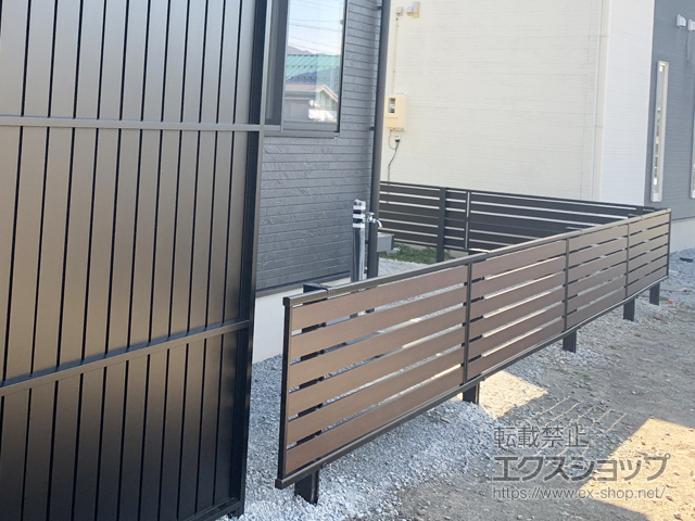 長野県岡谷市ののフェンス・柵 モクアルフェンス 横板タイプ 2段支柱 自立建て用 （パネル1段） 施工例