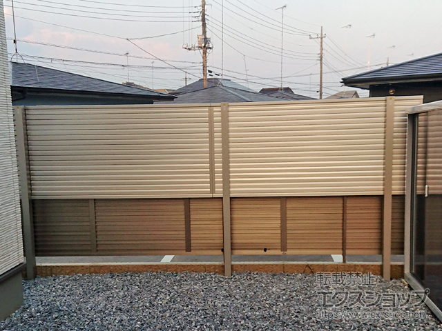 栃木県栃木市ののフェンス・柵 ミエーネ目隠しルーバーフェンス 上段のみ設置 自立建て用 施工例