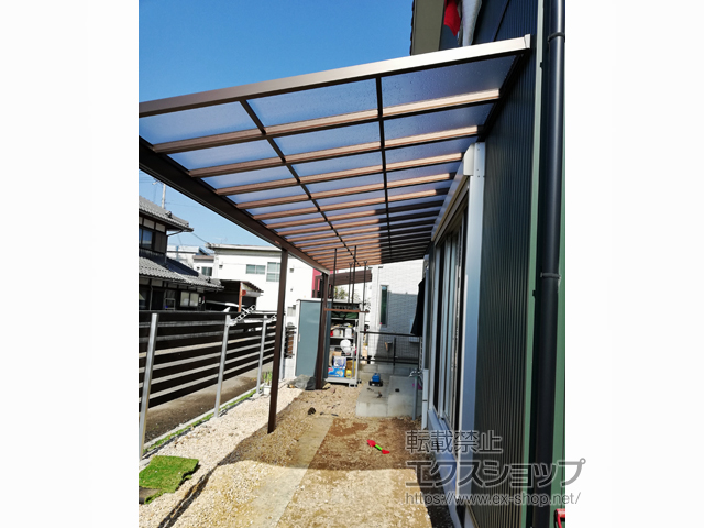 滋賀県東近江市ののテラス屋根 ソラリア F型 1500 テラスタイプ 連棟　積雪〜50cm対応 施工例