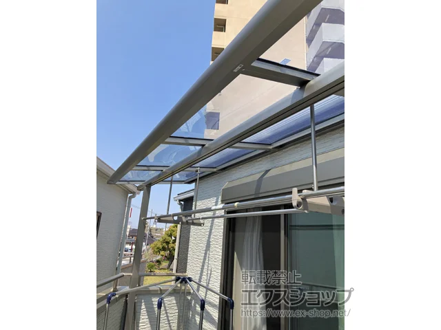 大阪府八尾市のLIXIL(リクシル)のバルコニー・ベランダ屋根 スピーネ F型 屋根タイプ 単体 積雪～20cm対応 施工例