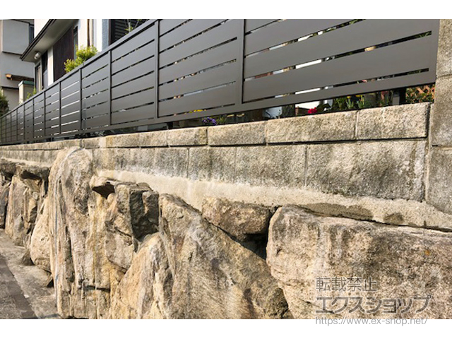 兵庫県川西市ののフェンス・柵 フェンスAB YS3型 横スリット3　フリーポールタイプ 施工例