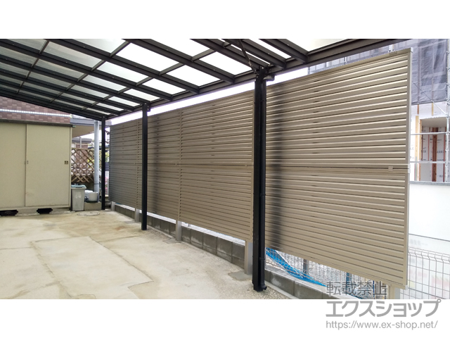 福岡県糸島市ののフェンス・柵 ミエーネフェンス 目隠しルーバータイプ 3段支柱 自立建て用 (パネル2段) 施工例